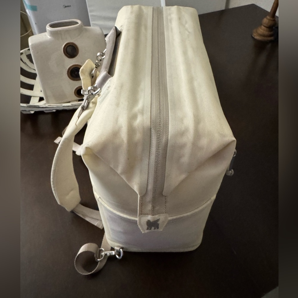 Stanley 20 cans All day Madeleine mini backpack cooler creme Backpack 14.8L - Picture 4 of 12